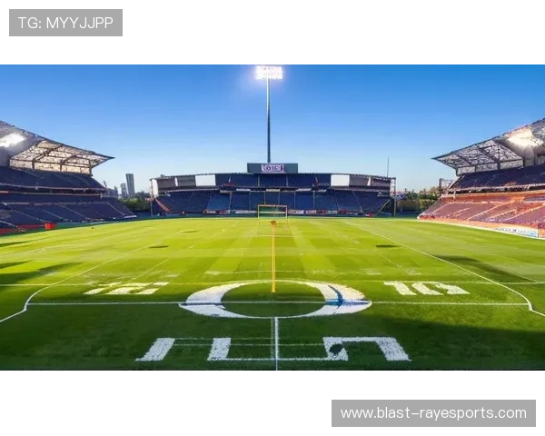 《幸运足球星带你走进激情四溢的绿茵场，探索球场上的无限可能与精彩瞬间》