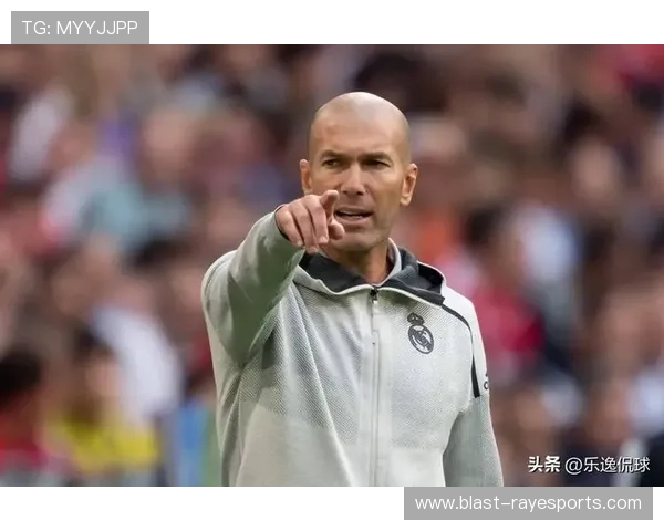 皇马颜值最高球星风采揭秘：魅力与实力兼具的足球天王